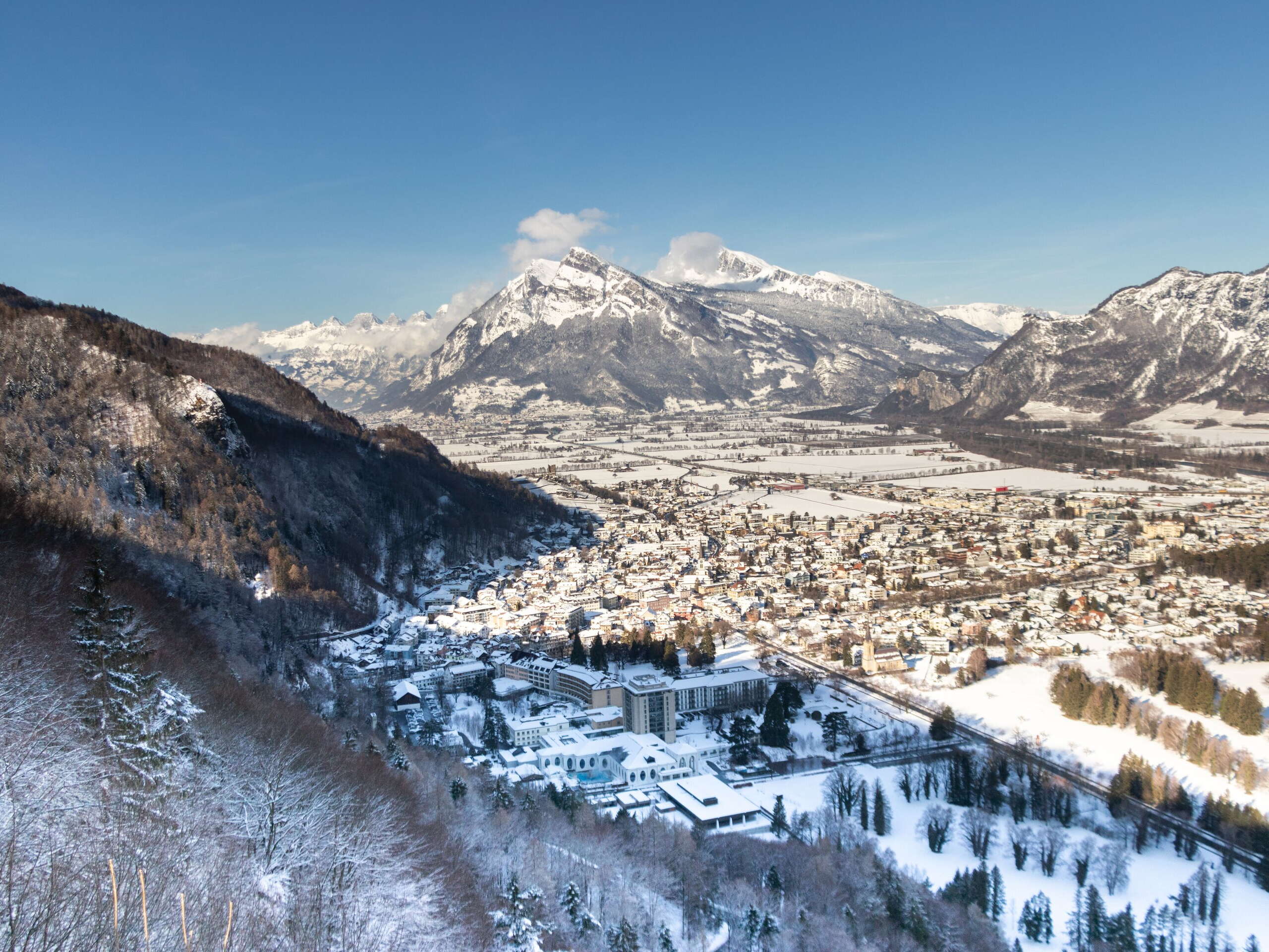 Bad Ragaz von oben im Winter